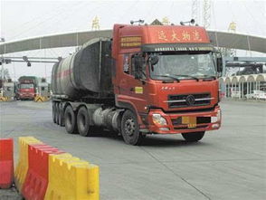 ?；愤\(yùn)輸行業(yè)的監(jiān)管漏洞 一輛車(chē)配真假兩套行駛證的背后風(fēng)險(xiǎn)