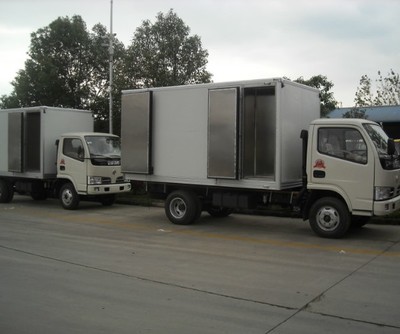 15噸冷凍食品運(yùn)輸車(chē) 高效冷鏈運(yùn)輸?shù)膶I(yè)選擇